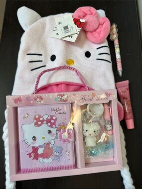 Hello Kitty Plush Hat and Pink Stationery Gift Set